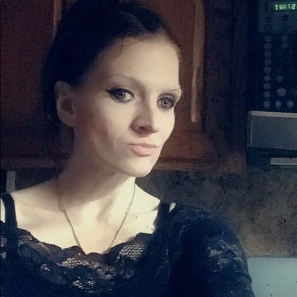 Meet your Posher, Melinda - Picture 3 of 9